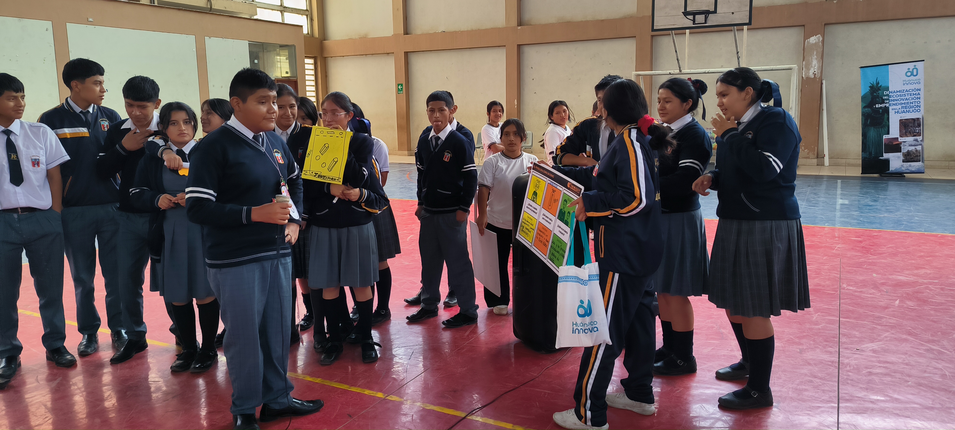 Sensibilización y Capacitación a Estudiantes del Ecosistema de Innovación y Emprendimiento de Ambo